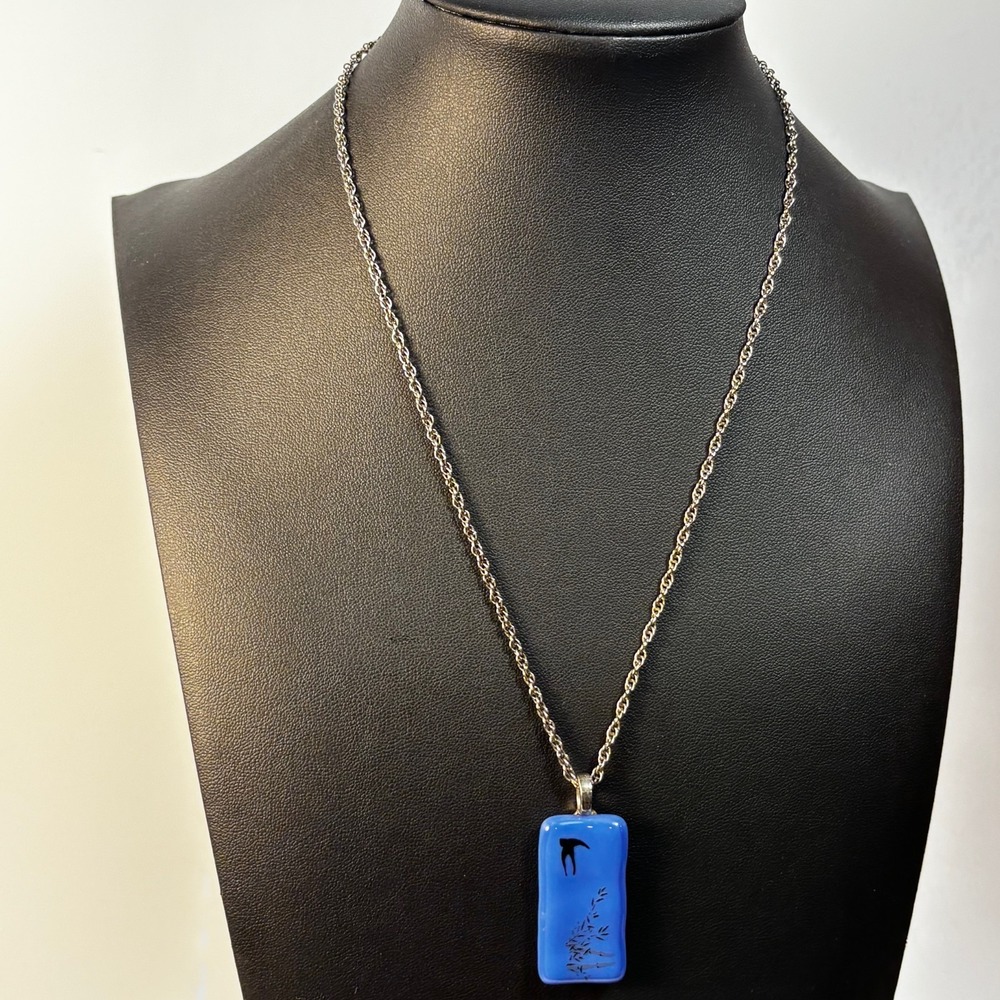 Pendant‎ Necklace Silver Tone Delicate Art Glass Bird Pendant Handmade